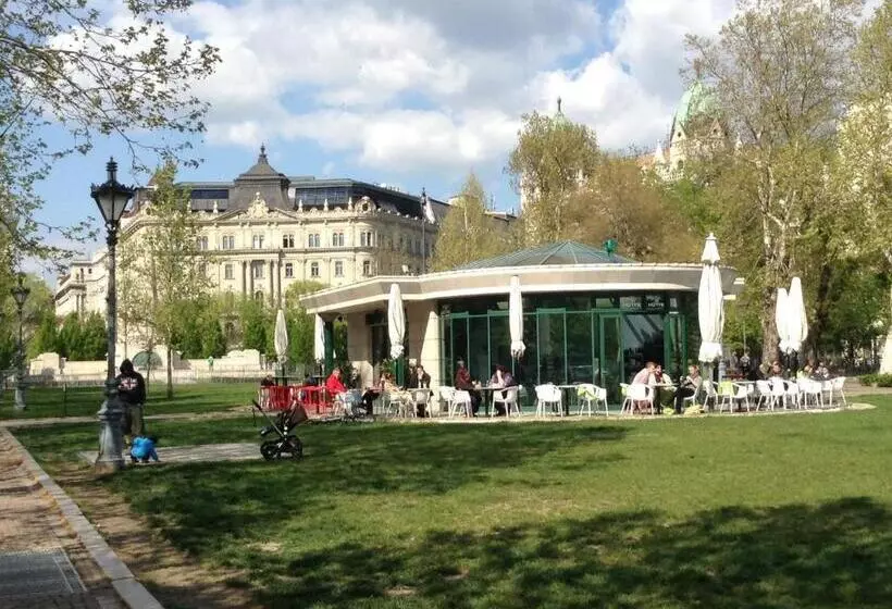 Gästgiveri Jazzy Vibes Parliament Rooms And Ensuites