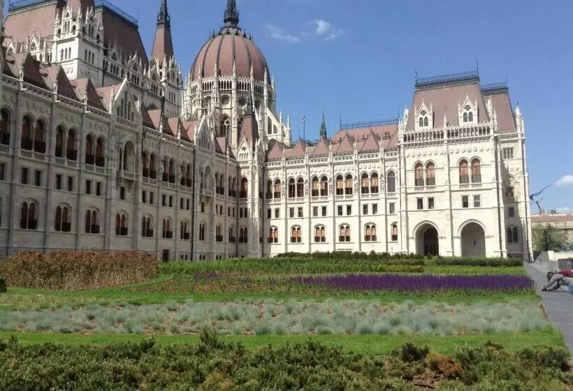 Gästgiveri Jazzy Vibes Parliament Rooms And Ensuites