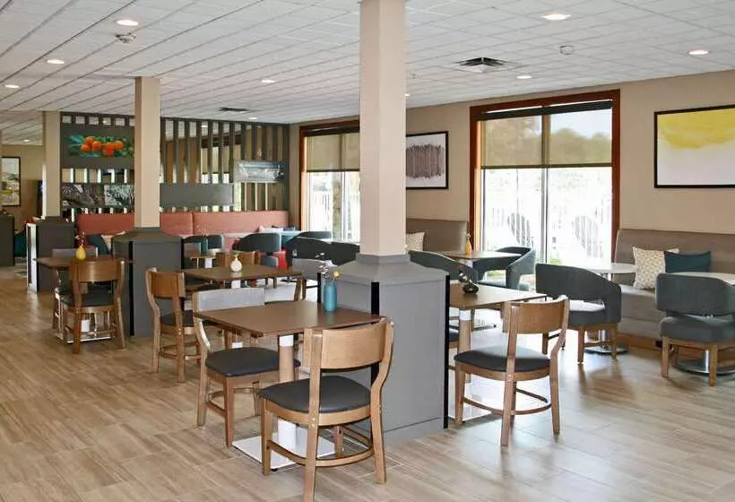 호텔 Comfort Inn & Suites