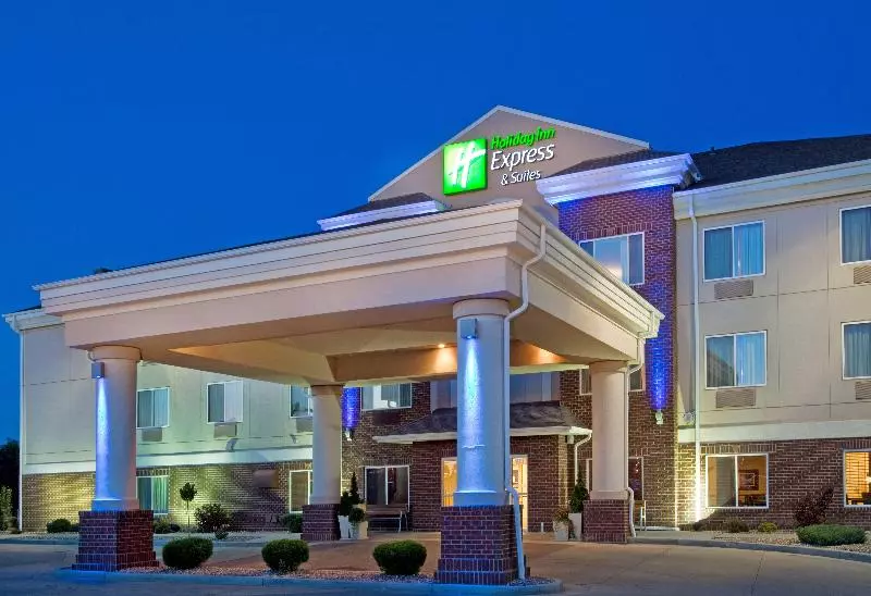 هتل Holiday Inn Express & Suites Dickinson, An Ihg