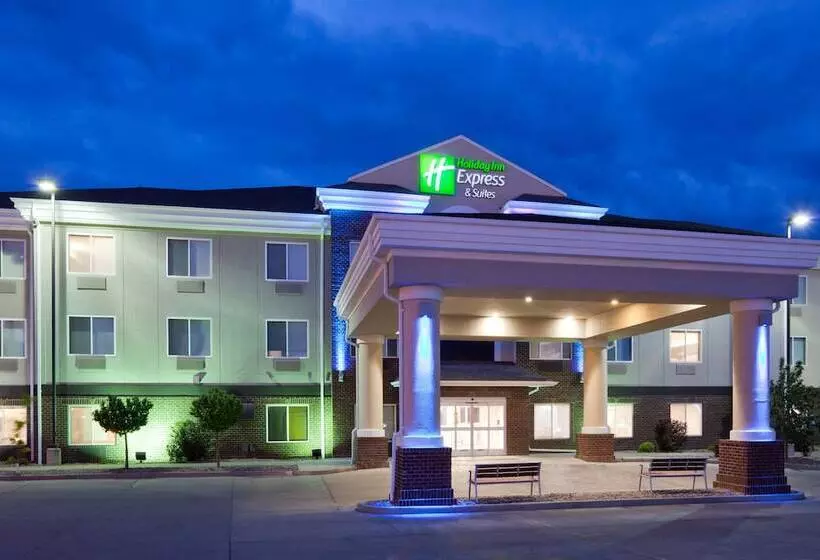 هتل Holiday Inn Express & Suites Dickinson, An Ihg