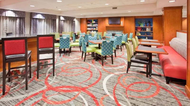 Отель Holiday Inn Express Fremont, An Ihg