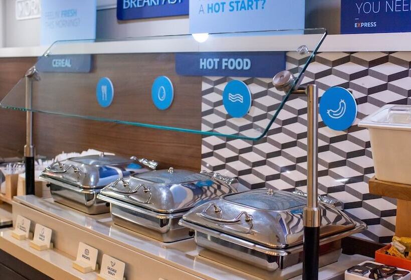 酒店 Holiday Inn Express Hickory   Hickory Mart, An Ihg