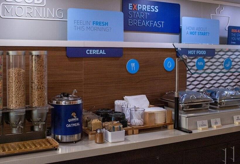 酒店 Holiday Inn Express Hickory   Hickory Mart, An Ihg