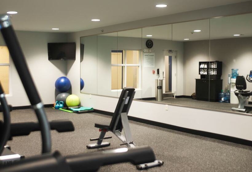 酒店 Holiday Inn Express Hickory   Hickory Mart, An Ihg