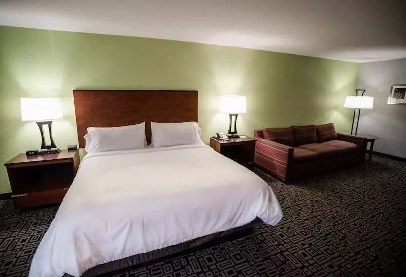 בית מלון כפרי Holiday Inn Express Hickory   Hickory Mart, An Ihg