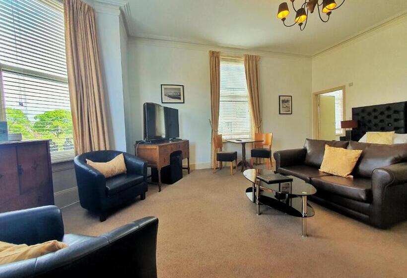 Отель Rowntree Lodge