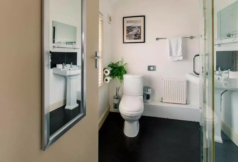 هتل Rowntree Lodge