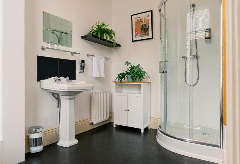 Отель Rowntree Lodge