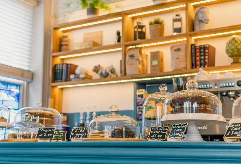 Отель Rowntree Lodge