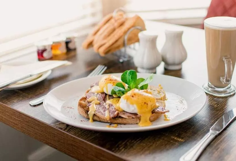 هتل Rowntree Lodge