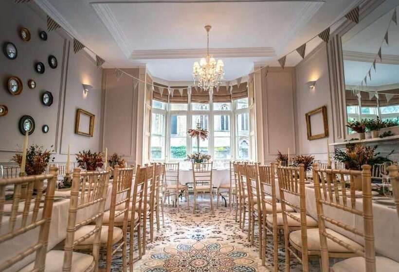 Отель The Old Deanery   Restaurant With Rooms