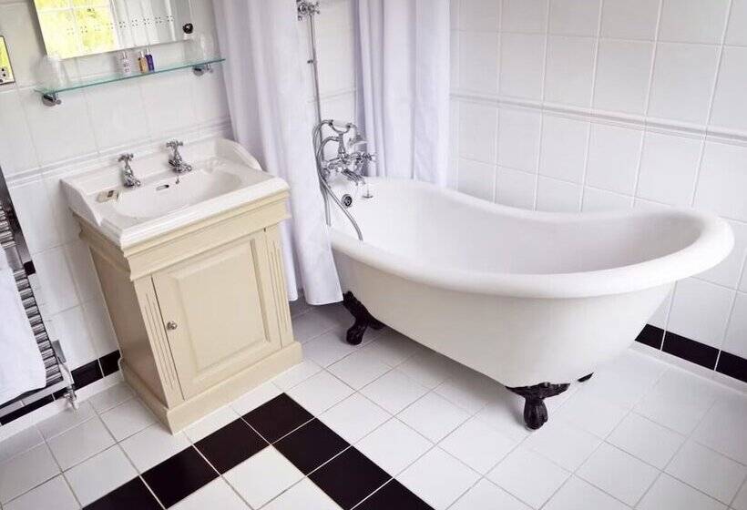 Отель The Old Deanery   Restaurant With Rooms