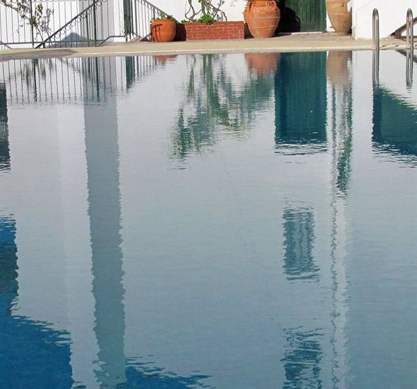 Serena Suites Aparthotel