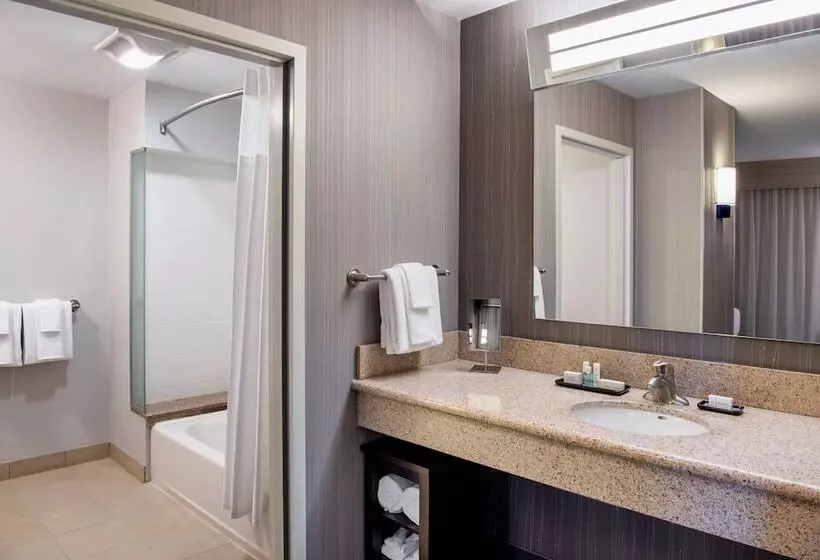 Szálloda Courtyard By Marriott Edmonton West