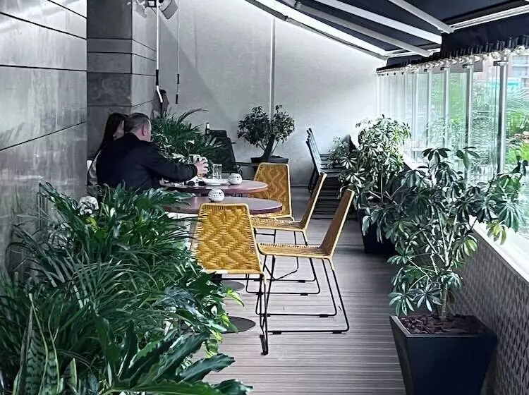 هتل Holiday Inn Bogota Airport, An Ihg