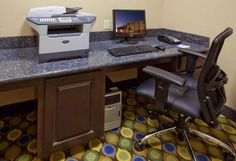 Holiday Inn Express Hotel & Suites Austin South   Buda