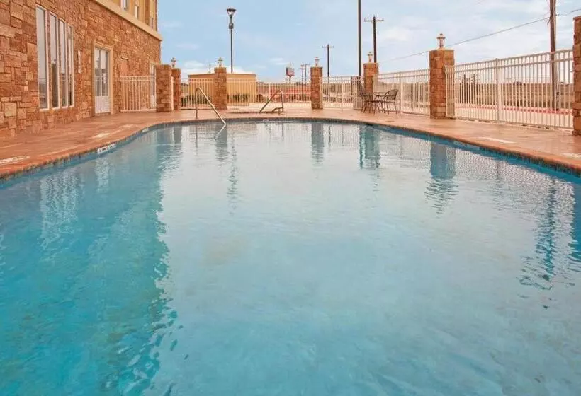 Holiday Inn Express Hotel & Suites Austin South   Buda