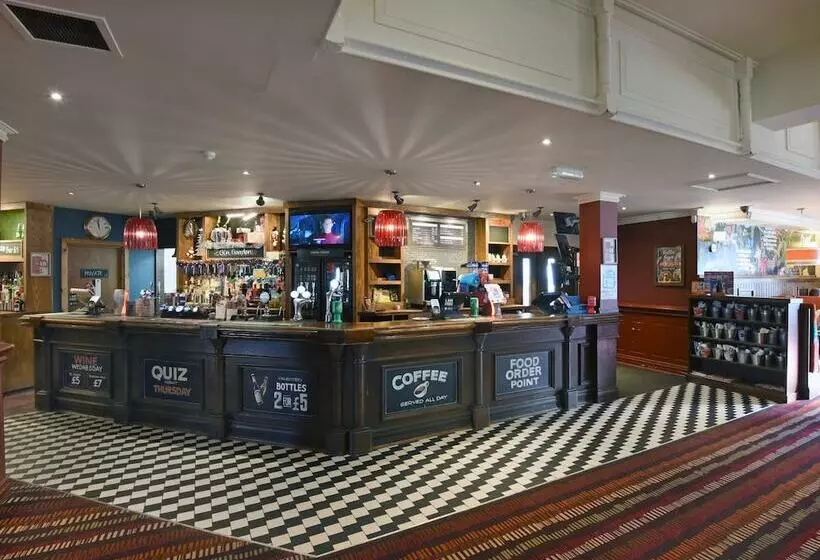 هتل Oaklands By Greene King Inns