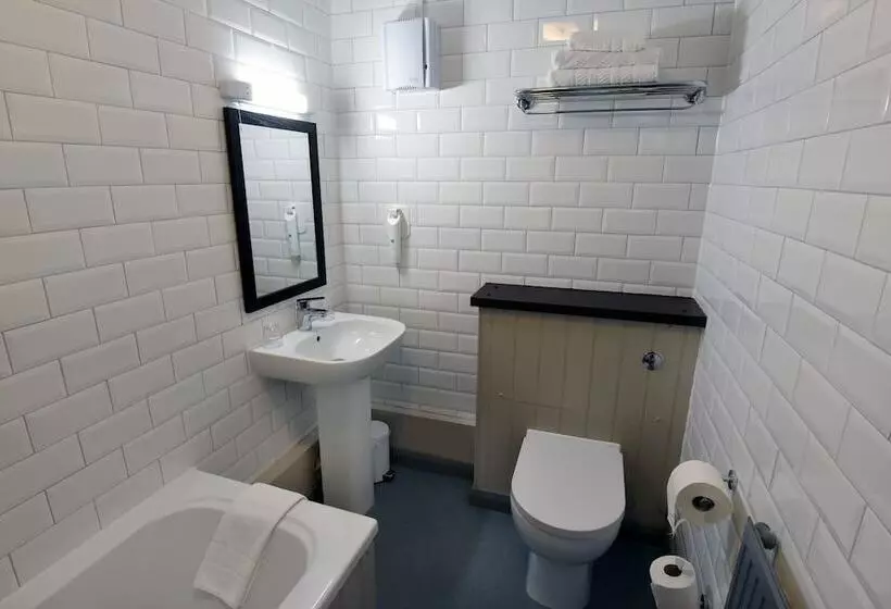 هتل Oaklands By Greene King Inns