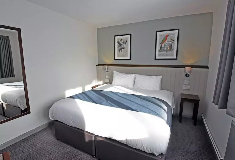 هتل Oaklands By Greene King Inns