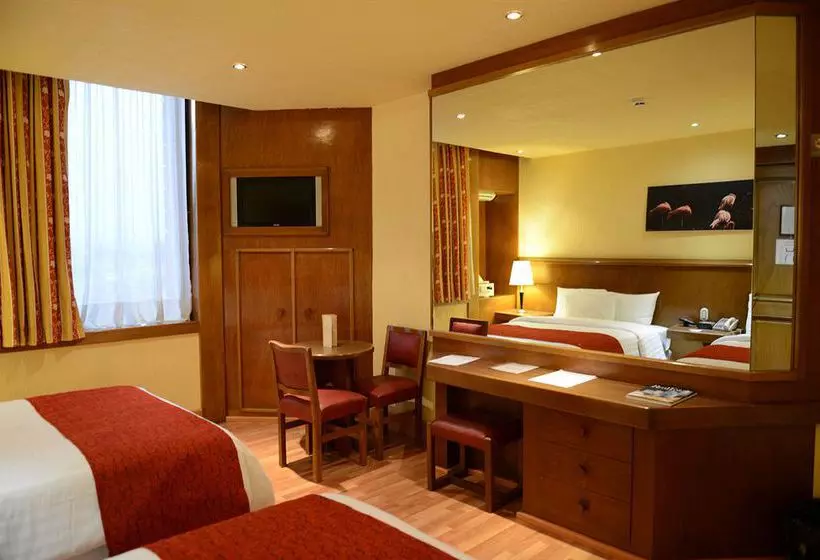 ホテル Ramada Via Veneto Mexico City South