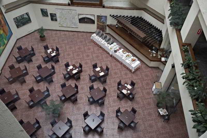 Отель Ramada Via Veneto Mexico City South