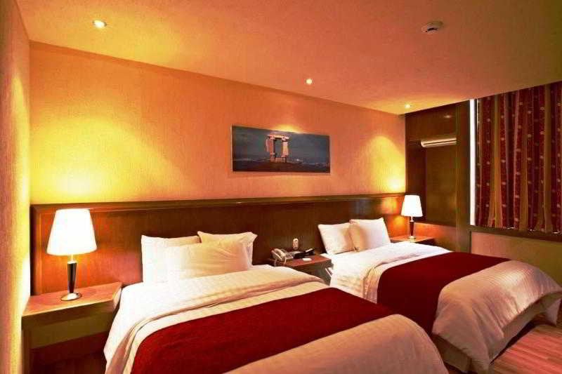 Отель Ramada Via Veneto Mexico City South