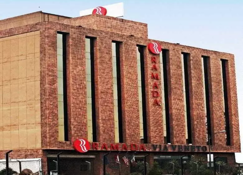 ホテル Ramada Via Veneto Mexico City South