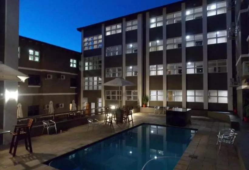 בית מלון כפרי Sierra Square