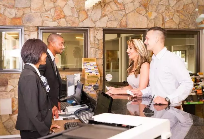 בית מלון כפרי Sierra Square