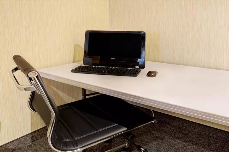 酒店 Super 8 Montreal QC