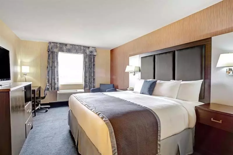 酒店 Super 8 Montreal QC