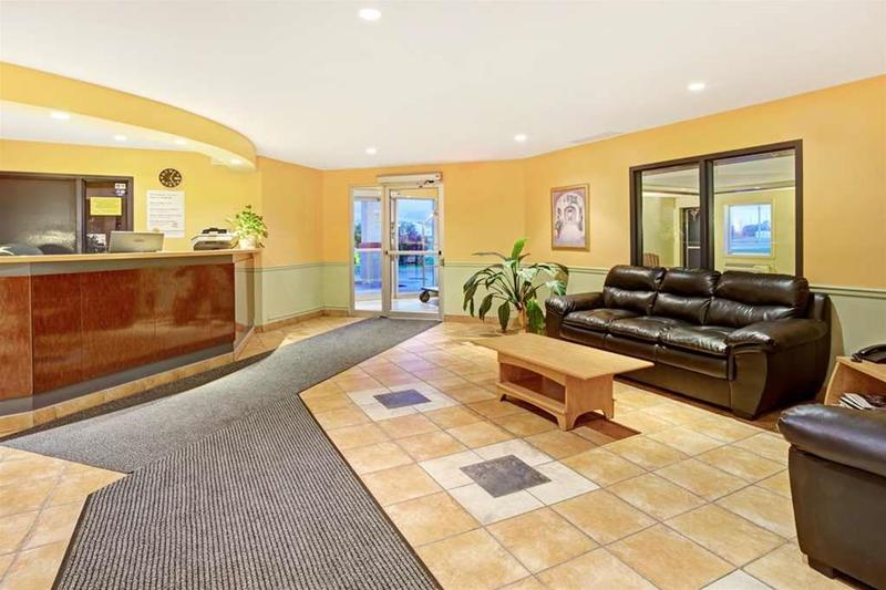 호텔 Super 8 Montreal QC