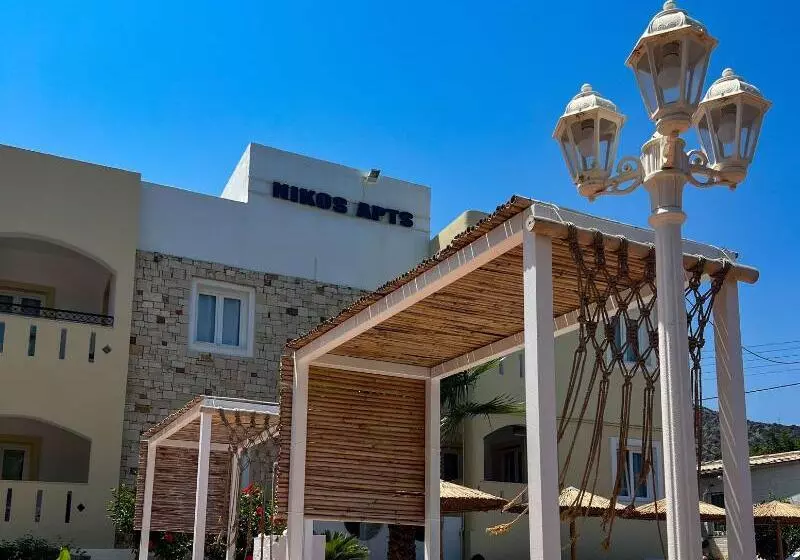 Nikos Apartments