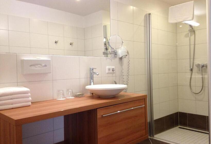 בית מלון כפרי Lindenhof