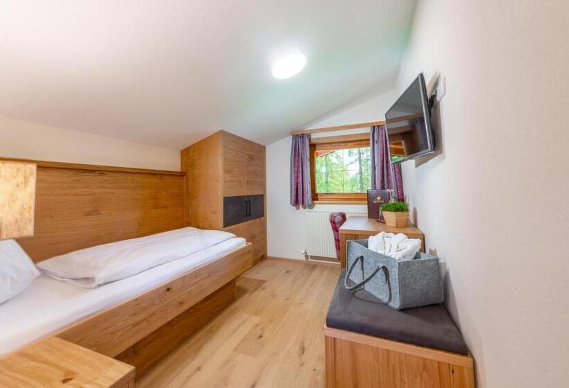 בית מלון כפרי Lindenhof