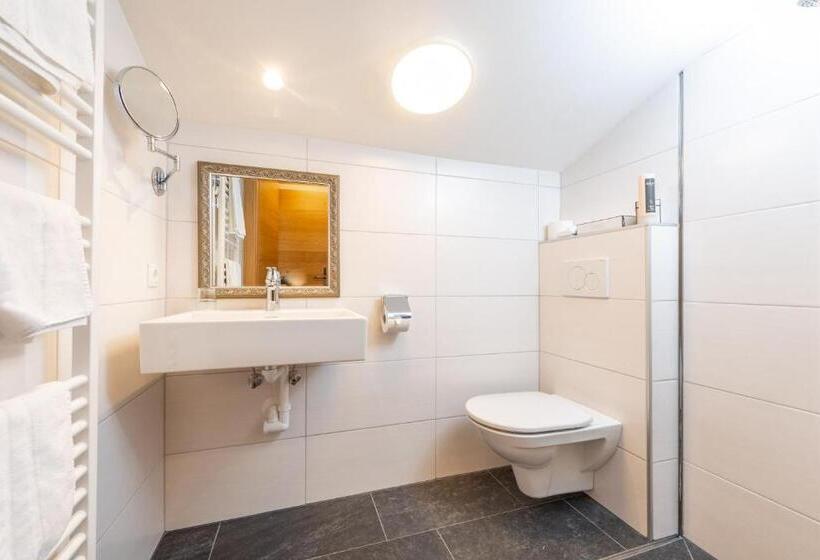 בית מלון כפרי Lindenhof