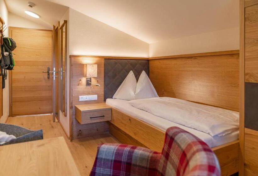 בית מלון כפרי Lindenhof