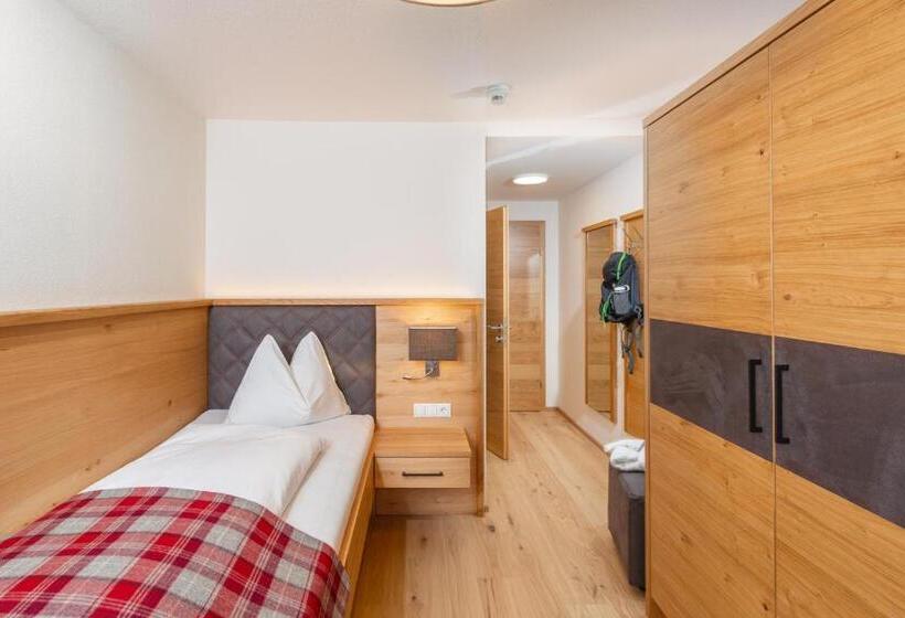 בית מלון כפרי Lindenhof