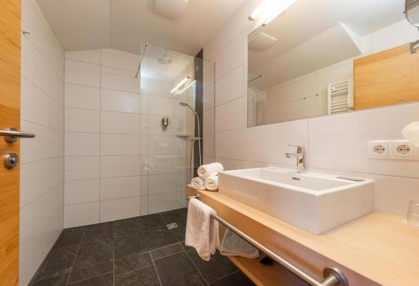 בית מלון כפרי Lindenhof