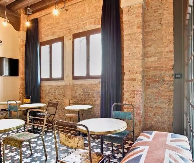 هاستل Generator Venice