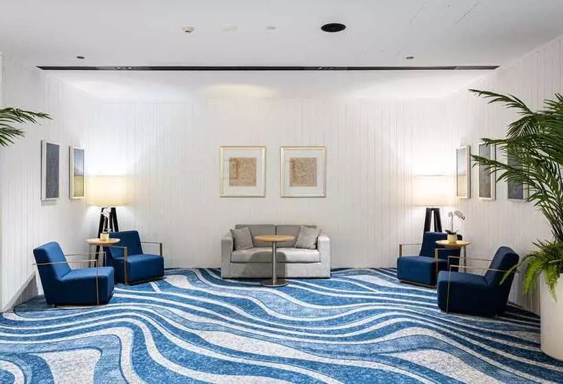 Hilton Surfers Paradise Residences