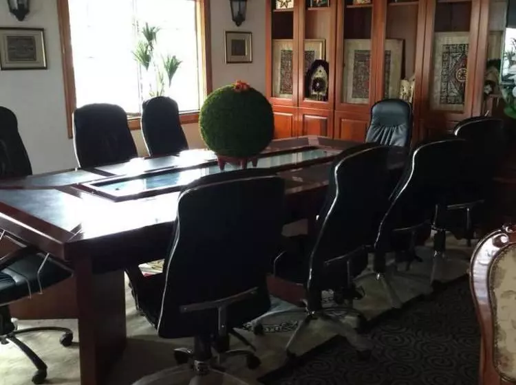 هتل Black Pearl Suites