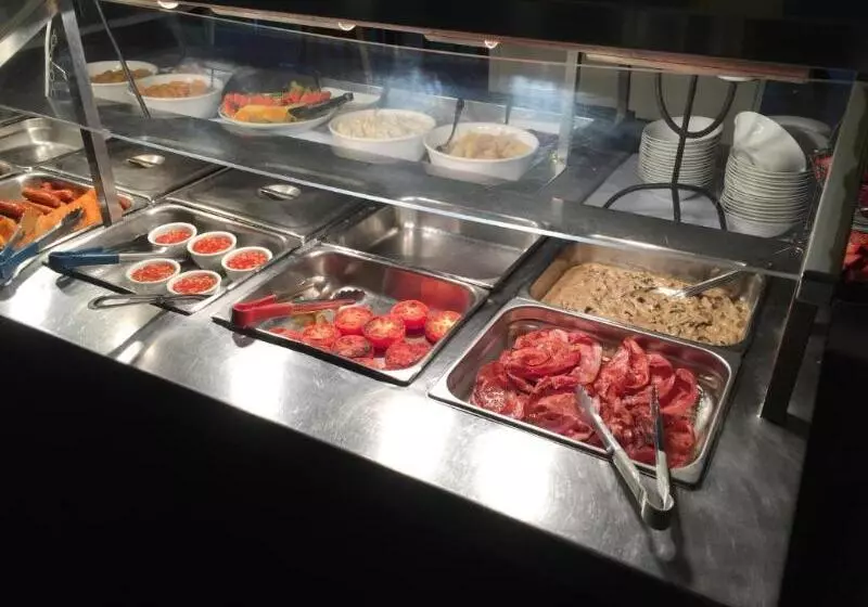 Отель Discovery Settlers