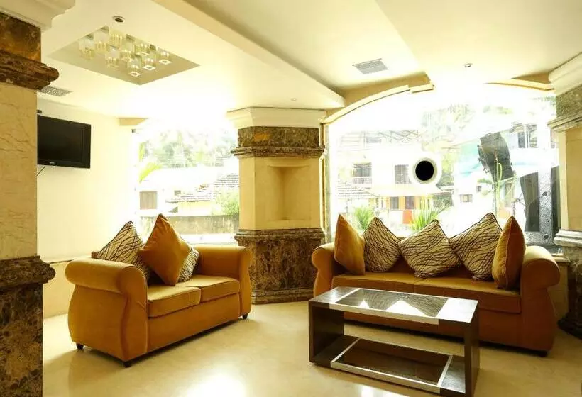 Hotel Emarald Suites