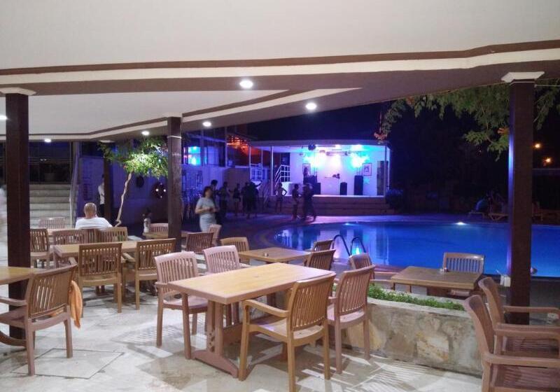 בית מלון כפרי İstanbul Beach