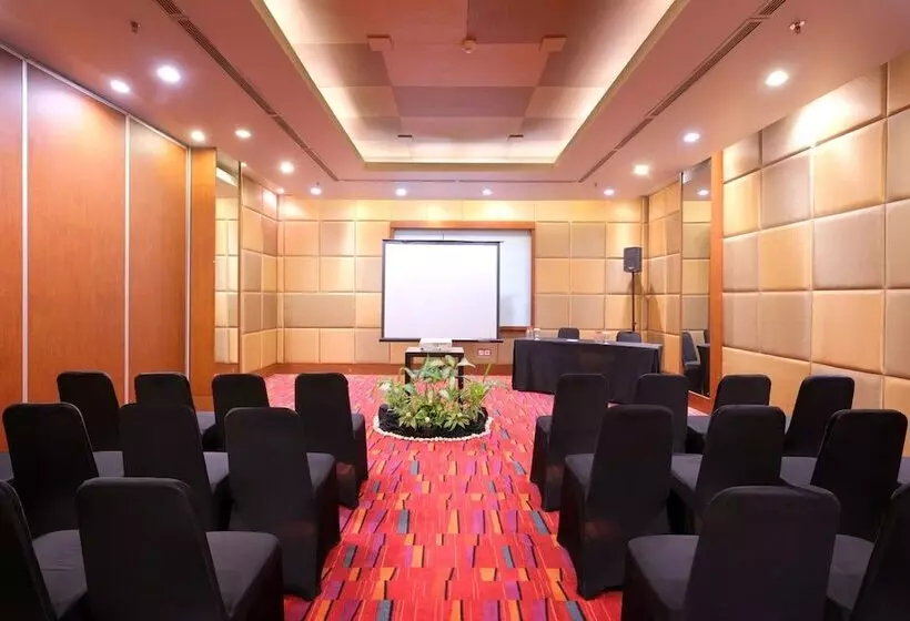 Quest Hotel Simpang Lima   Semarang By Aston