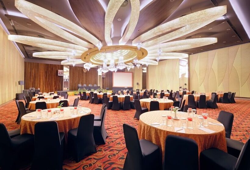 Quest Hotel Simpang Lima   Semarang By Aston