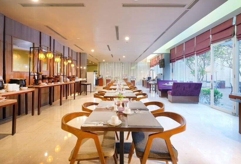 Quest Hotel Simpang Lima   Semarang By Aston